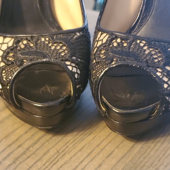 Vintage authentic Alexander McQueen peep toe pumps - Picture 13 of 14